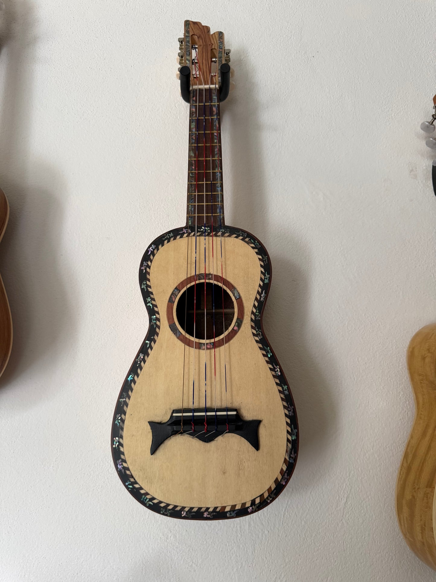 Jarana huasteca Enconchada con funda y método y afinador cromático