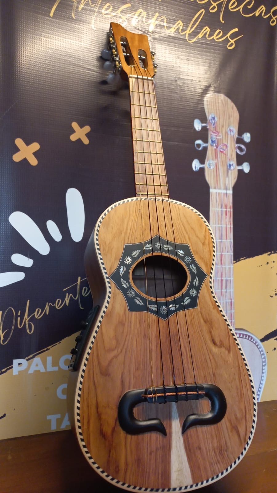Jarana Huasteca Electroacustica de madera de palo escrito con concha de Abulon con FUNDA Y METODO ( sobre pedido )